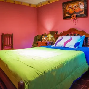 Habitación Privada Matrimonial con Baño a Compartir