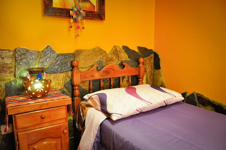 Habitación Single Privada con Baño a Compartir